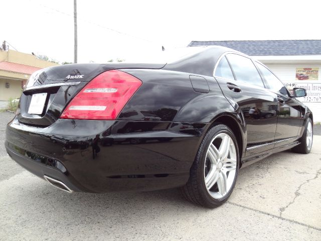 2012 Mercedes-Benz S-Class 2010 Nissan 2.0S