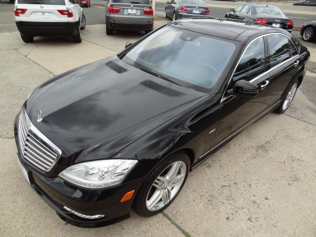 2012 Mercedes-Benz S-Class 2010 Nissan 2.0S