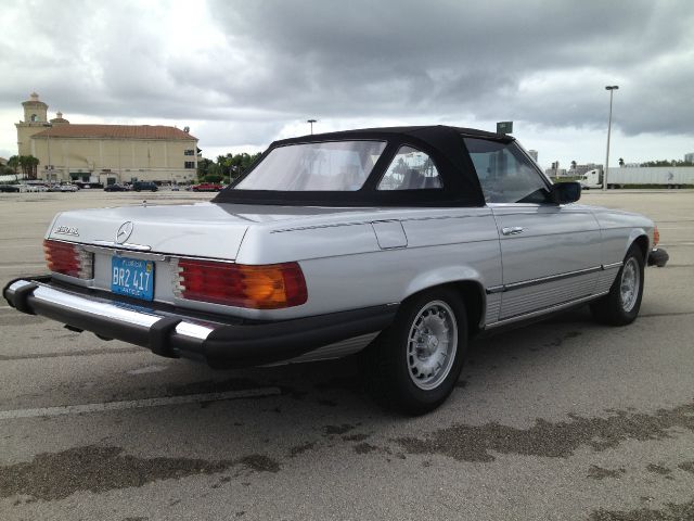 1979 Mercedes-Benz SL-Class 3.5 H.O V6 Sedan