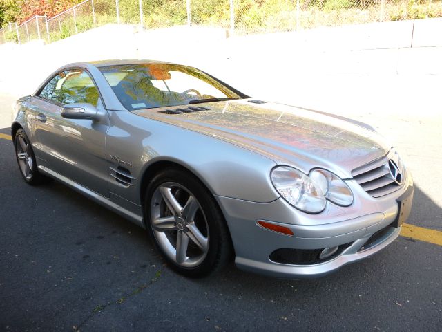 2004 Mercedes-Benz SL-Class 2WD XLT Styleside