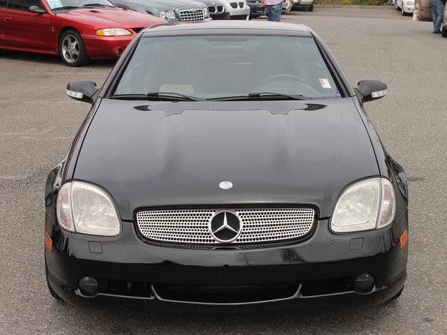 2001 Mercedes-Benz SLK-Class Navigation Package Sedan