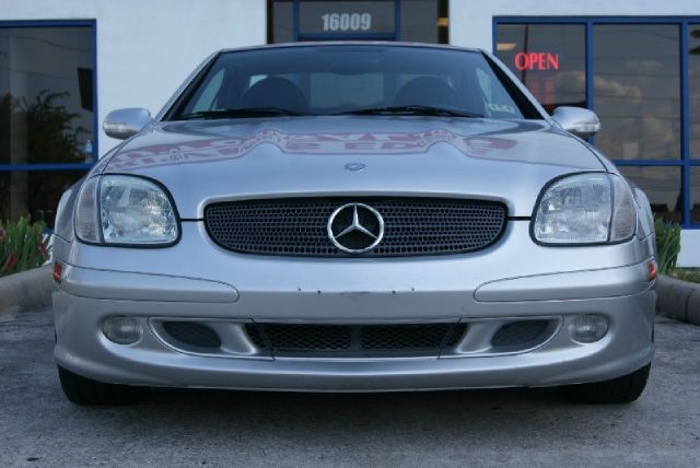 2001 Mercedes-Benz SLK-Class Navigation Package Sedan