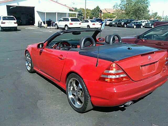 2001 Mercedes-Benz SLK-Class Navigation Package Sedan