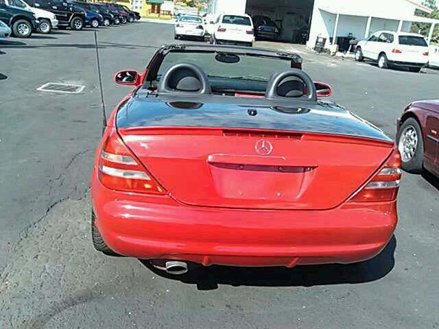 2001 Mercedes-Benz SLK-Class Navigation Package Sedan