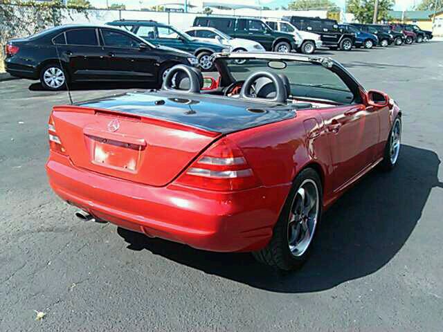 2001 Mercedes-Benz SLK-Class Navigation Package Sedan