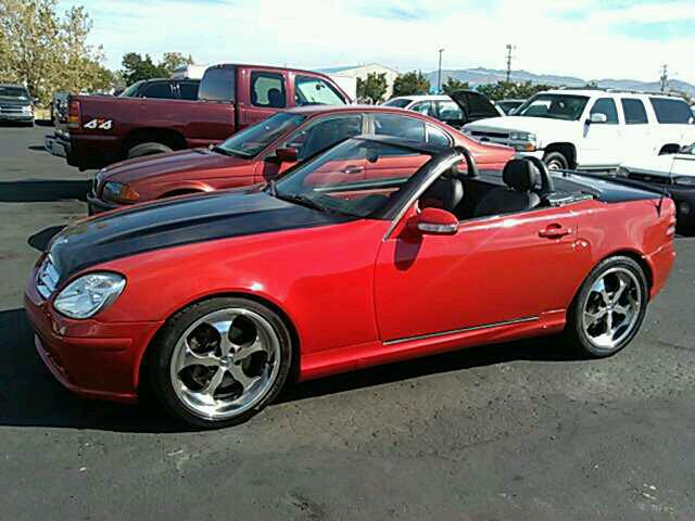 2001 Mercedes-Benz SLK-Class Navigation Package Sedan