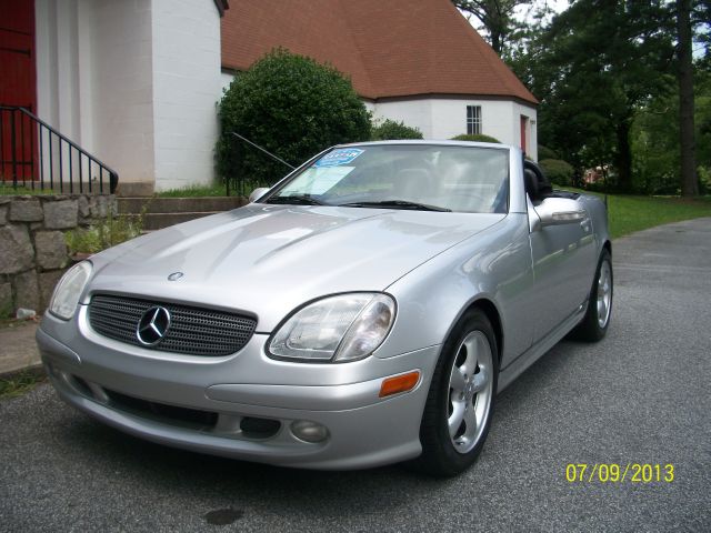 2002 Mercedes-Benz SLK-Class Navigation Package Sedan