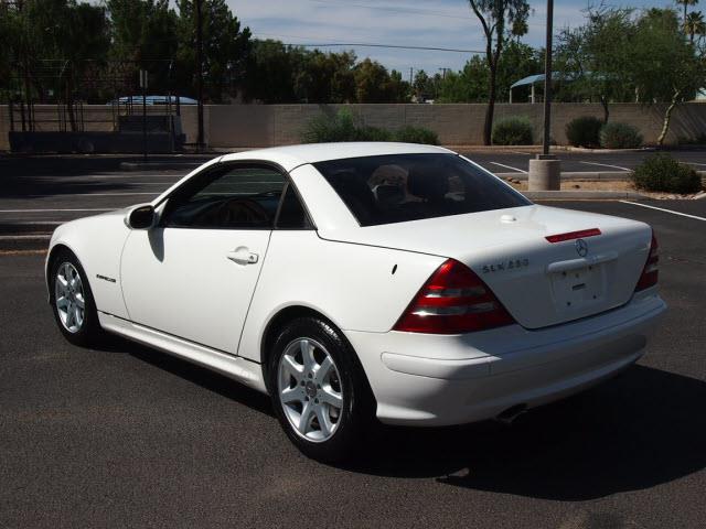 2003 Mercedes-Benz SLK-Class 2dr HB DSG Hatchback