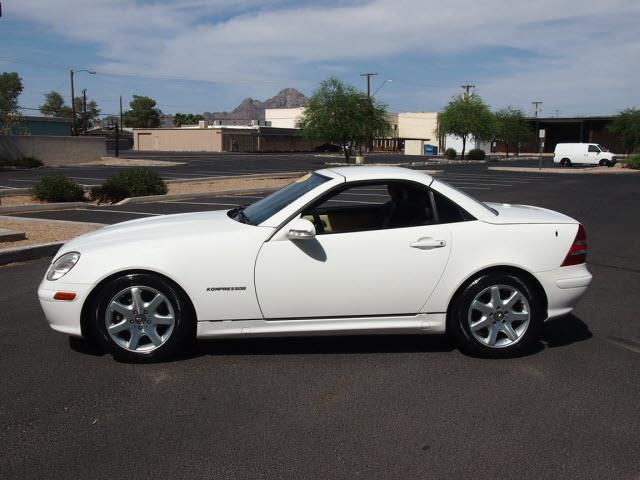 2003 Mercedes-Benz SLK-Class 2dr HB DSG Hatchback