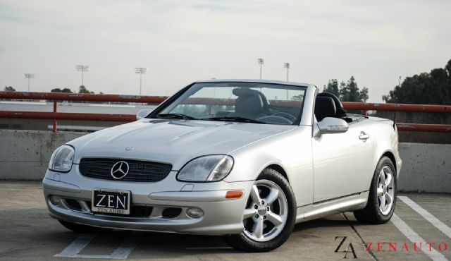 2003 Mercedes-Benz SLK-Class 4WD 5.3L 3RD ROW