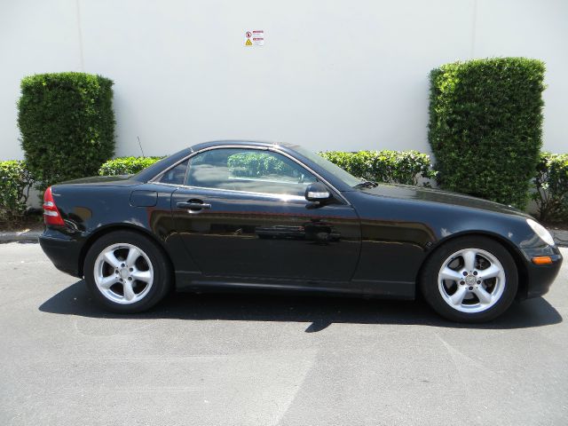 2003 Mercedes-Benz SLK-Class Navigation Package Sedan