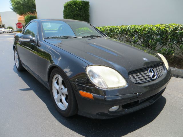 2003 Mercedes-Benz SLK-Class Navigation Package Sedan