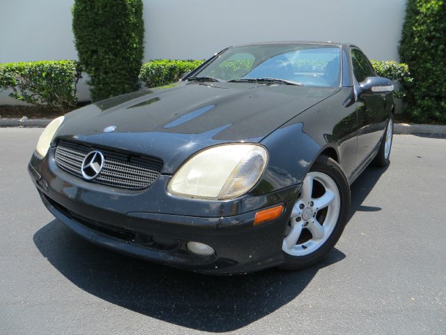 2003 Mercedes-Benz SLK-Class Navigation Package Sedan