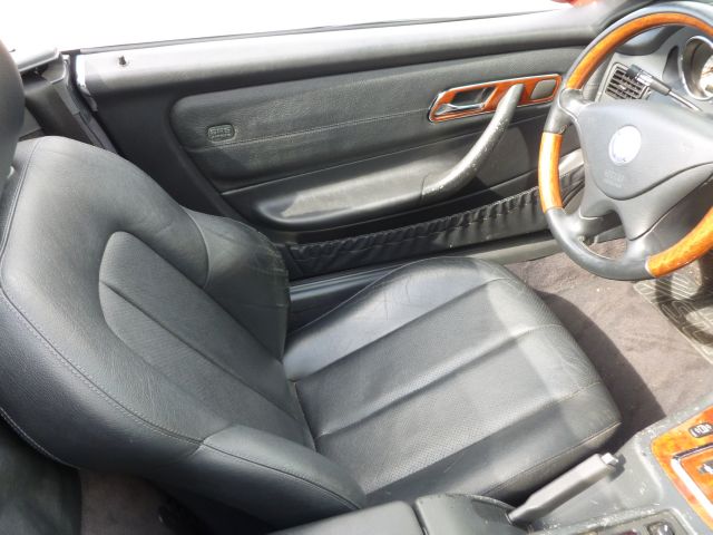 2003 Mercedes-Benz SLK-Class Navigation Package Sedan