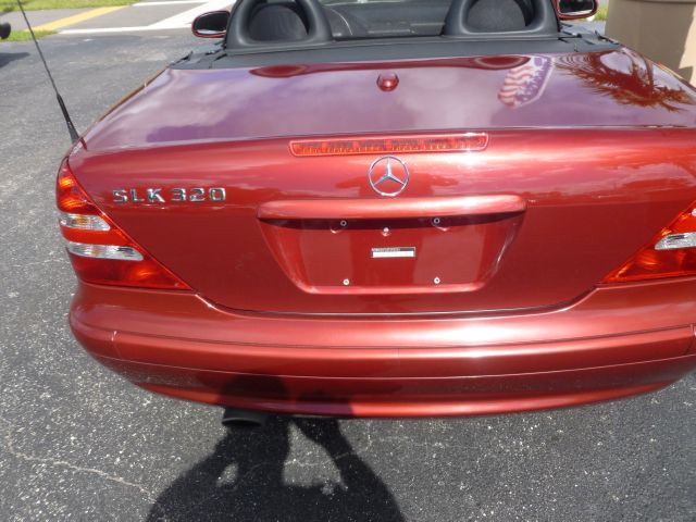 2003 Mercedes-Benz SLK-Class Navigation Package Sedan