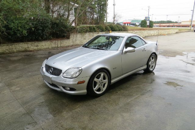 2004 Mercedes-Benz SLK-Class Navigation Package Sedan