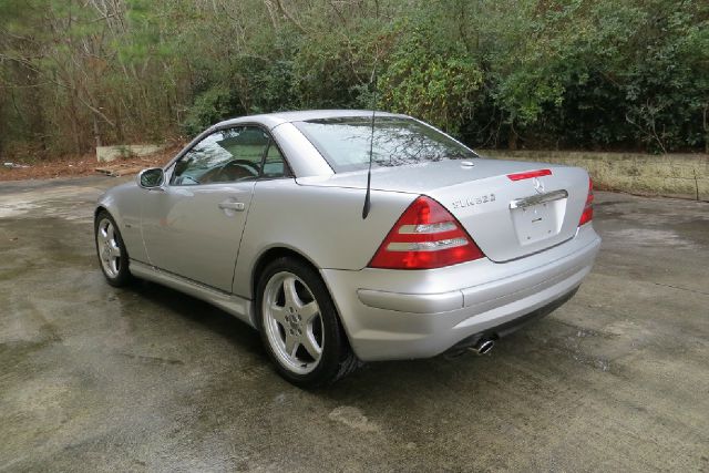 2004 Mercedes-Benz SLK-Class Navigation Package Sedan