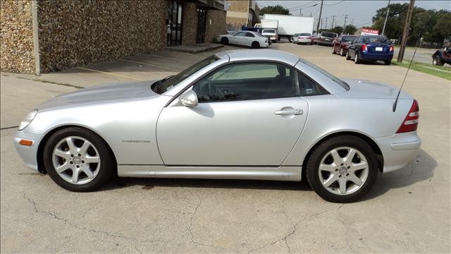 2001 Mercedes-Benz SLK Class 2dr HB DSG Hatchback