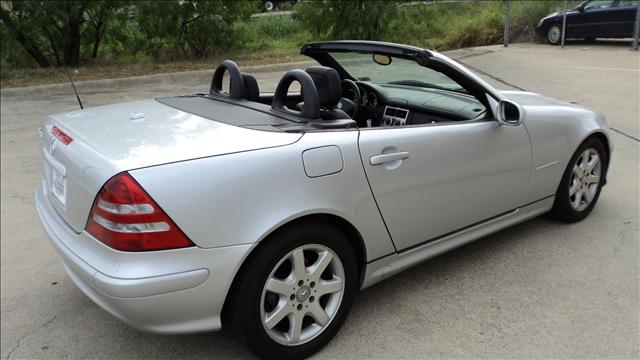 2001 Mercedes-Benz SLK Class 2dr HB DSG Hatchback