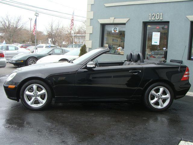 2001 Mercedes-Benz SLK Class Navigation Package Sedan