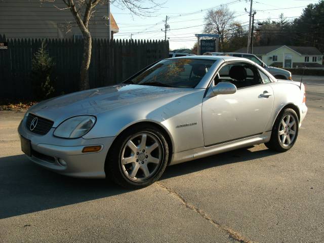 2001 Mercedes-Benz SLK Class 2dr HB DSG Hatchback