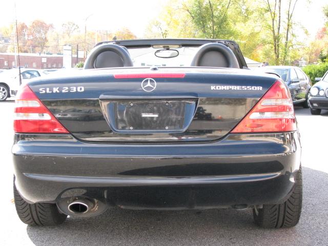 2001 Mercedes-Benz SLK Class 2dr HB DSG Hatchback