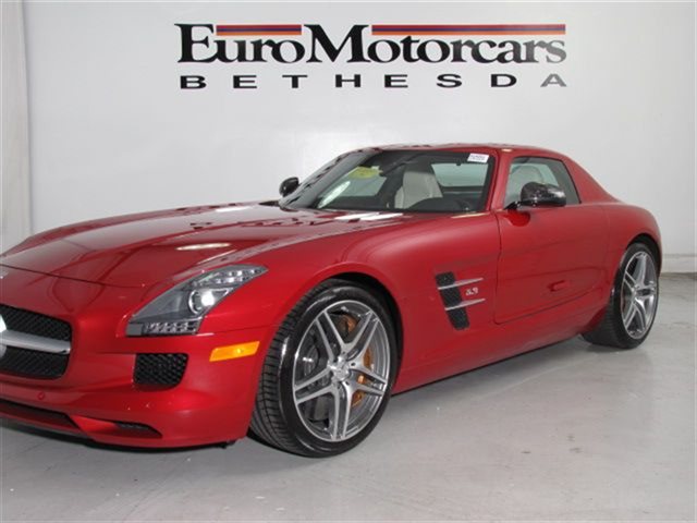 2011 Mercedes-Benz SLS-Class SEL DVD Entertainment