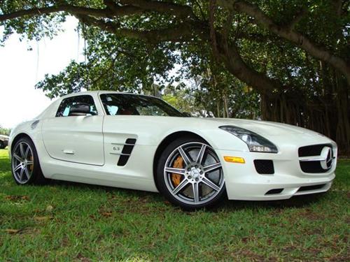 2011 Mercedes-Benz SLS Class SEL DVD Entertainment