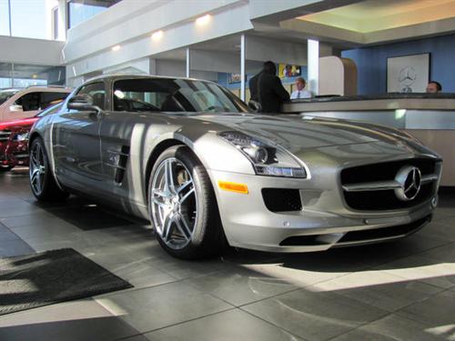 2011 Mercedes-Benz SLS Class SEL DVD Entertainment