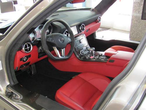 2011 Mercedes-Benz SLS Class SEL DVD Entertainment