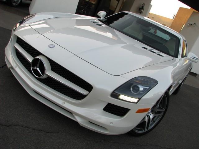 2011 Mercedes-Benz SLS Class SEL DVD Entertainment