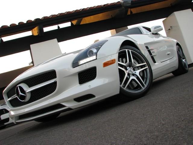 2011 Mercedes-Benz SLS Class SEL DVD Entertainment