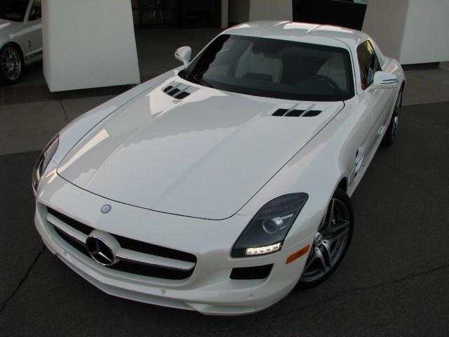 2011 Mercedes-Benz SLS Class SEL DVD Entertainment