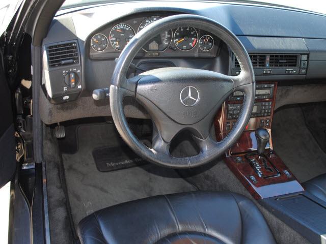 1999 Mercedes-Benz SL Class 4dr Auto 2.0T FWD