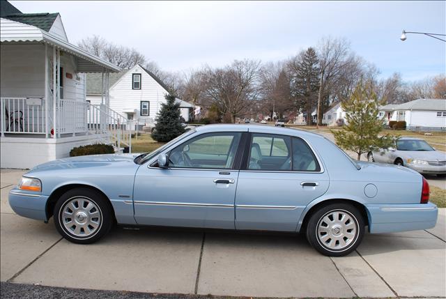 2003 Mercury Grand Marquis EX. CAB LS