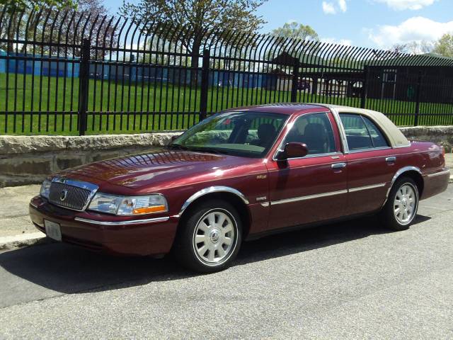 2004 Mercury Grand Marquis Base GL