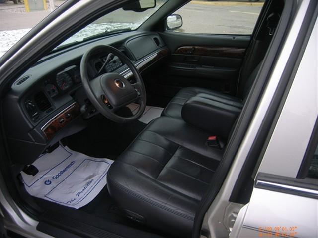 2004 Mercury Grand Marquis Touring W/nav.sys