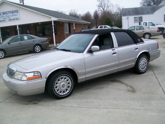 2004 Mercury Grand Marquis Crew Cab 167 WB 4WD DRW