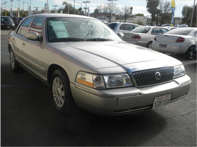 2004 Mercury Grand Marquis Ext Cab 143.5 WB SLE