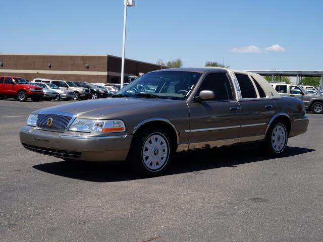 2005 Mercury Grand Marquis 4WD 4dr V6 5-spd AT (natl)