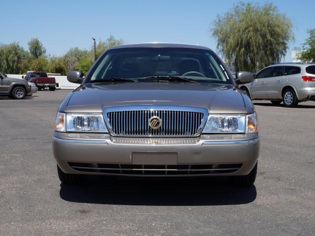 2005 Mercury Grand Marquis 4WD 4dr V6 5-spd AT (natl)