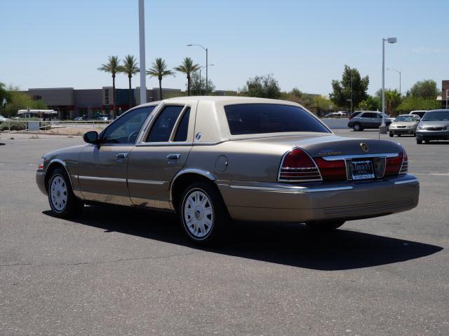 2005 Mercury Grand Marquis 4WD 4dr V6 5-spd AT (natl)