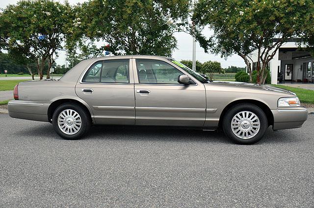 2006 Mercury Grand Marquis Touring W/nav.sys