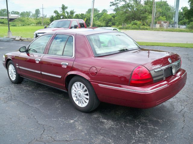 2009 Mercury Grand Marquis Ford F250 FX4 Lariat