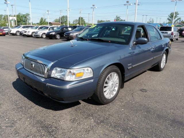 2009 Mercury Grand Marquis Touring W/nav.sys