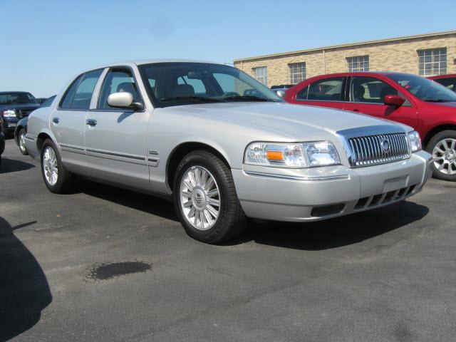 2009 Mercury Grand Marquis Touring W/nav.sys