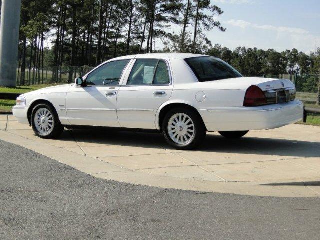 2010 Mercury Grand Marquis Touring W/nav.sys