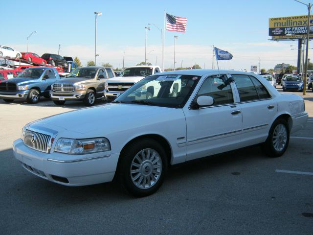 2010 Mercury Grand Marquis Unknown