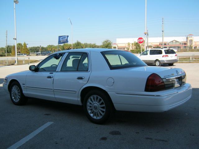 2010 Mercury Grand Marquis Unknown