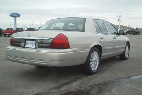 2010 Mercury Grand Marquis Touring W/nav.sys